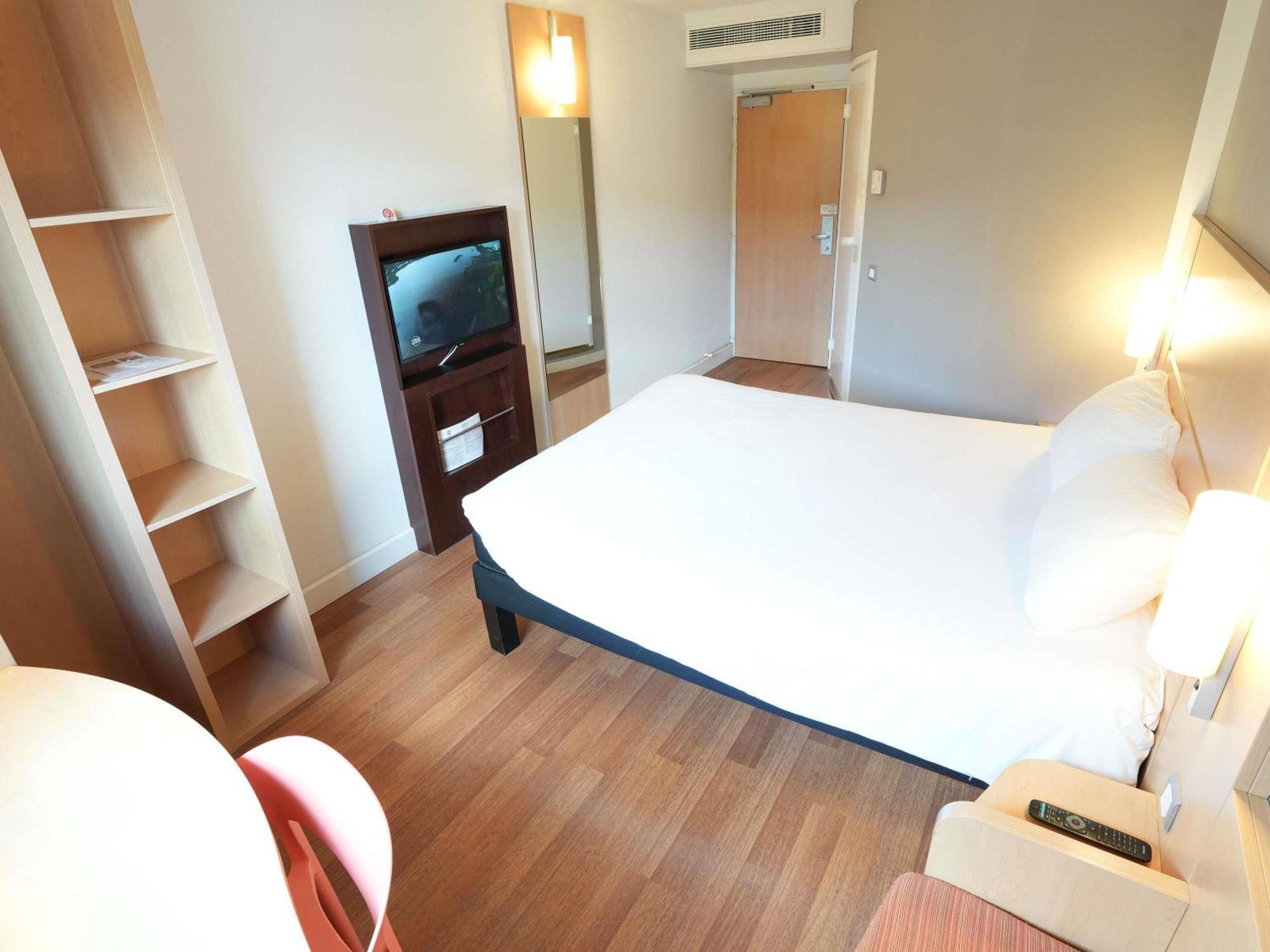 Ibis Vitre Centre Hotel Exterior photo